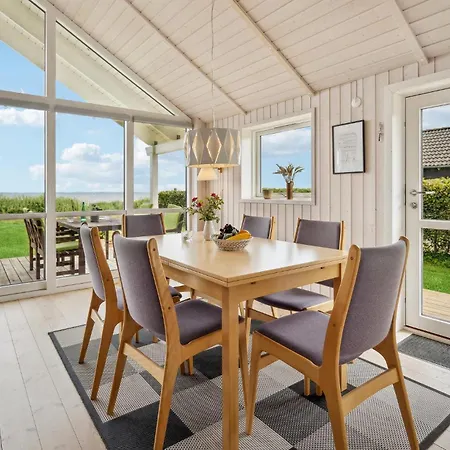 Stunning In With Kitchen