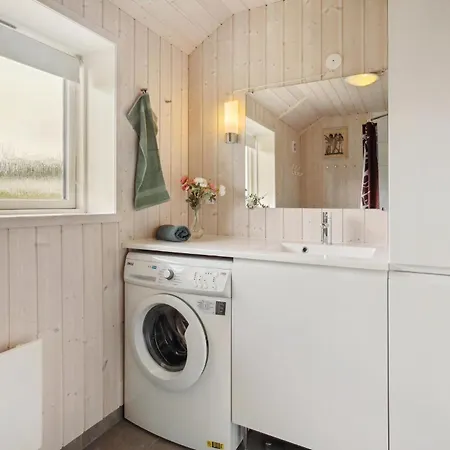 Stunning In With Kitchen