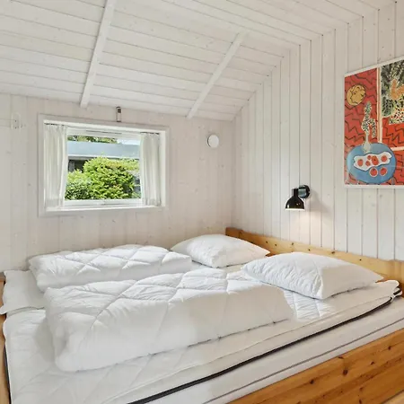 Holiday home Stunning In With Kitchen Sjolund