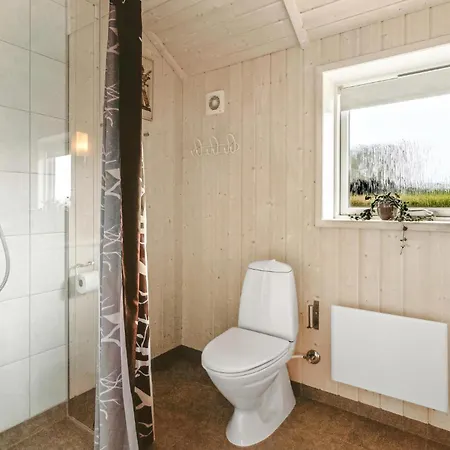 2 Bedroom Front In بيت للعطل