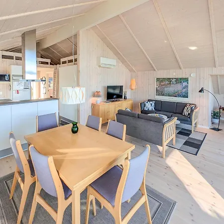 2 Bedroom Front In * Sjolund