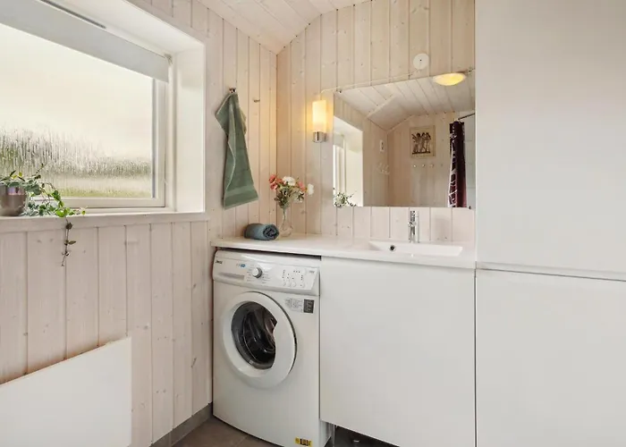 2 Bedroom Front In
