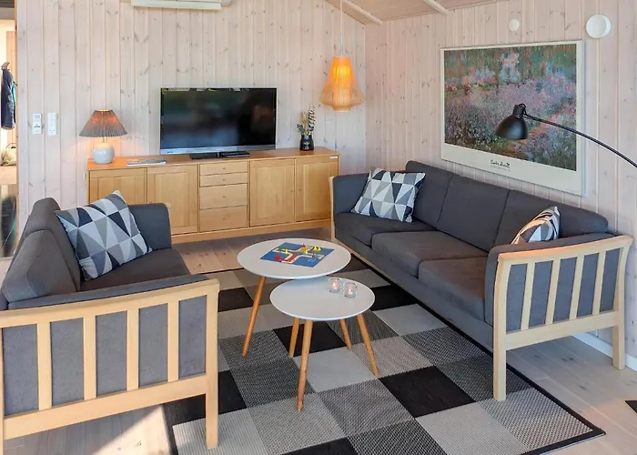 2 Bedroom Front In Сasa de vacaciones Sjolund